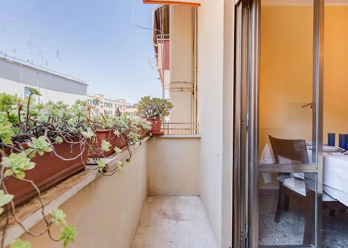The Pope's Oasis Near Trastevere And Historical Center Rom
